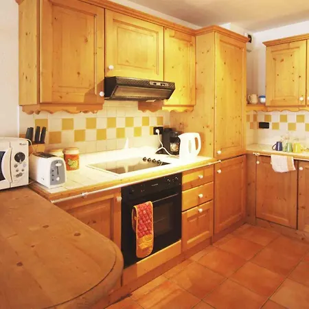 Charmante In Mit Suedbalkon Und Blick Auf Den Blanc By Interhome Апартаменти Шамоні