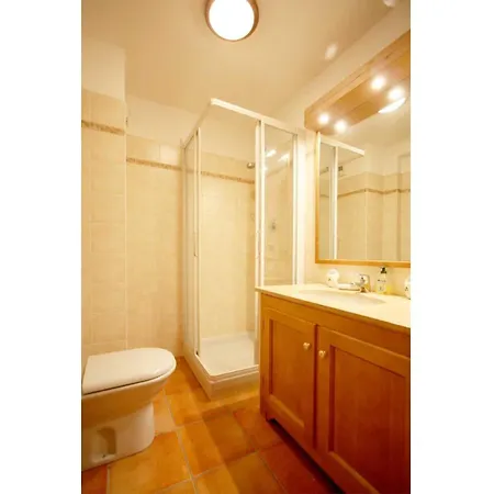 Charmante In Mit Suedbalkon Und Blick Auf Den Blanc By Interhome *