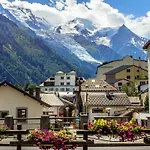 Apartamento Charmante In Mit Suedbalkon Und Blick Auf Den Blanc By Interhome Chamonix Mont Blanc
