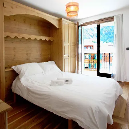 Apartment Charmante In Mit Suedbalkon Und Blick Auf Den Blanc By Interhome