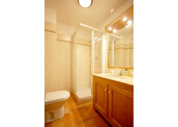 Charmante In Mit Suedbalkon Und Blick Auf Den Blanc By Interhome *