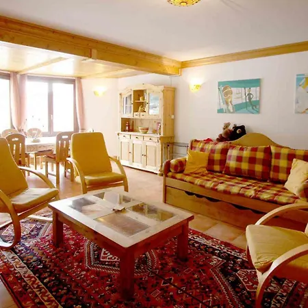 Charmante In Mit Suedbalkon Und Blick Auf Den Blanc By Interhome Lägenhet