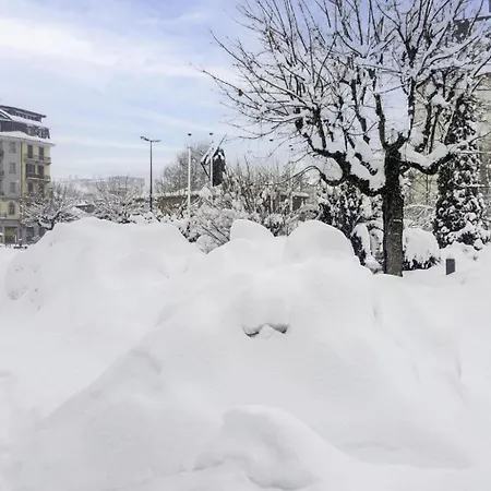 Charmante In Mit Suedbalkon Und Blick Auf Den Blanc By Interhome *